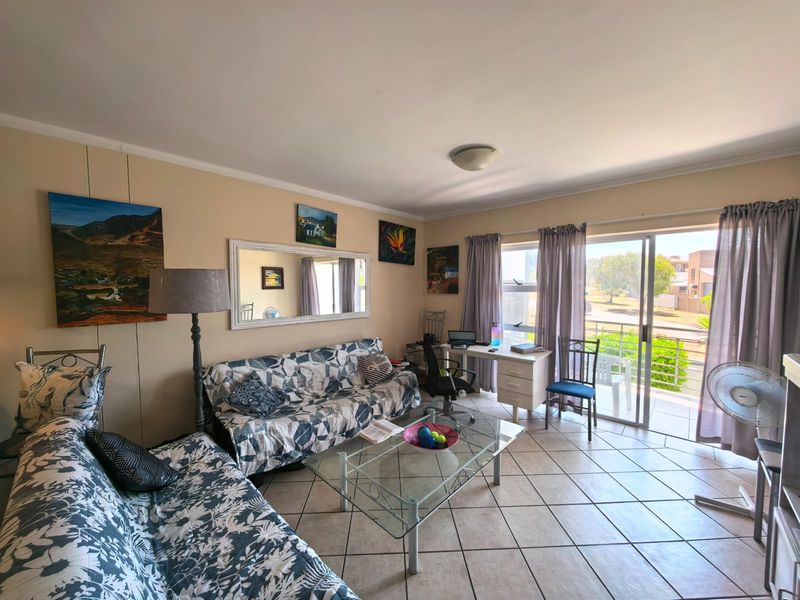 2 Bedroom Apartment for sale in Reebok - Photo 8