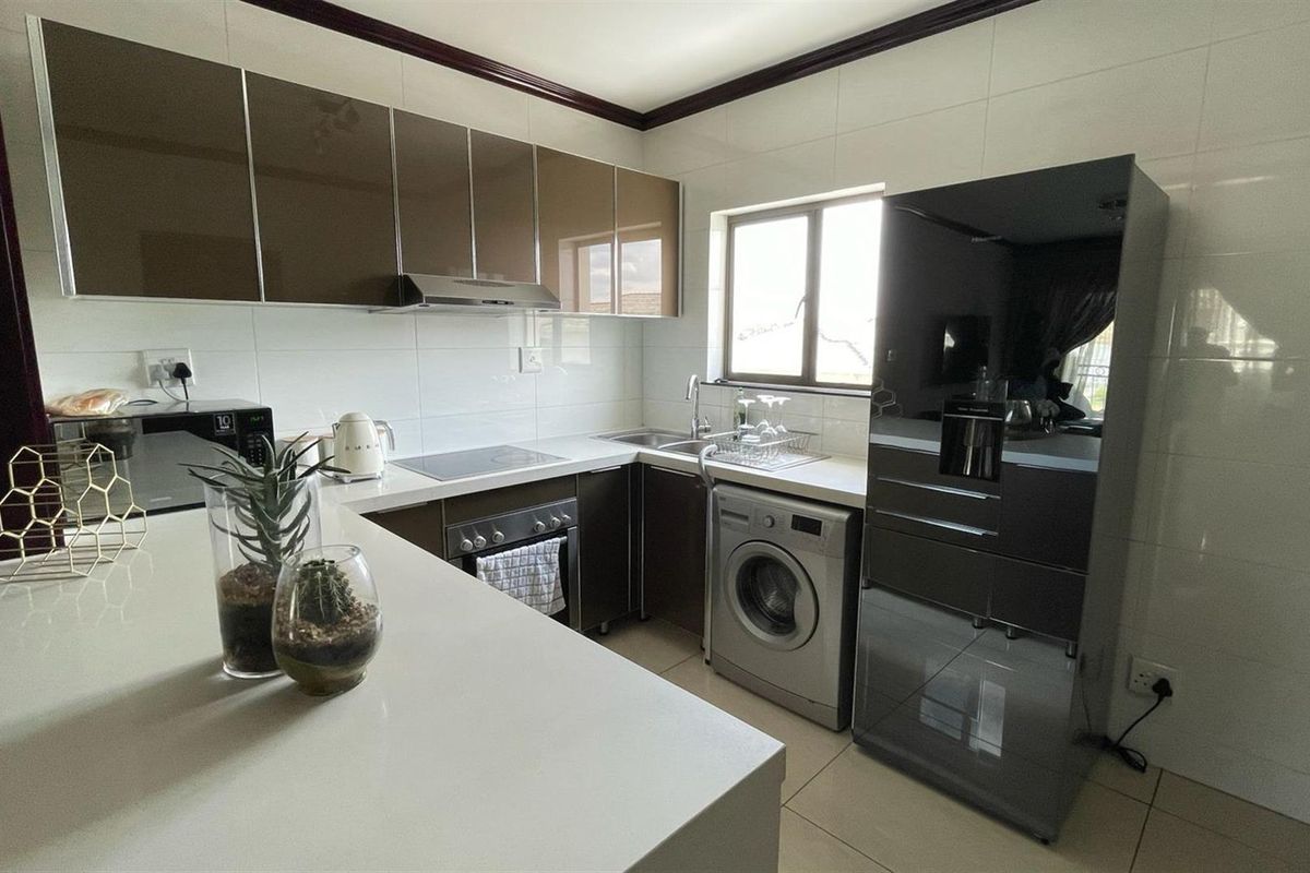 Apartment To Rent in Fourways, Sandton - Photo 2