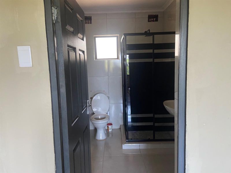 Cottage To Rent in Athlone Park, Amanzimtoti, KwaZulu Natal - Photo 6