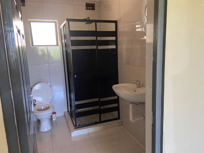 Cottage To Rent in Athlone Park, Amanzimtoti, KwaZulu Natal - Photo 7