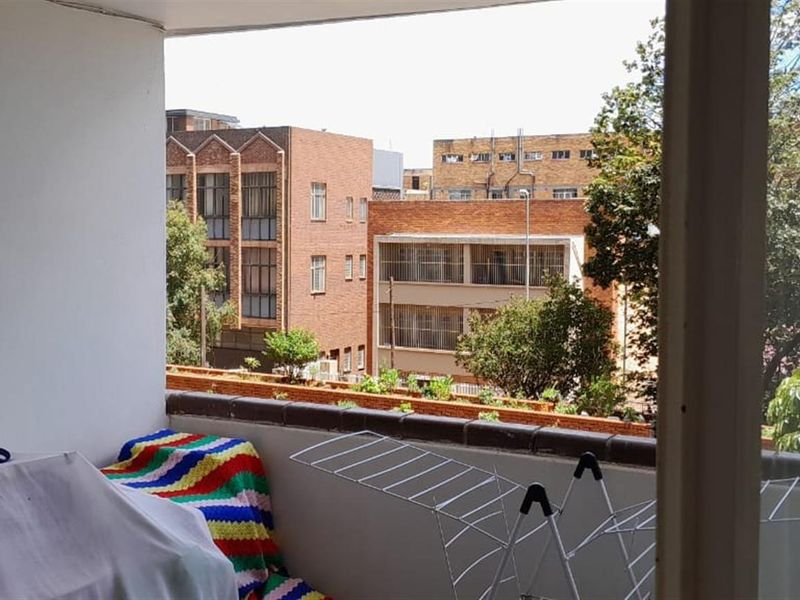 Apartment For Sale in Berea, Johannesburg - Photo 9