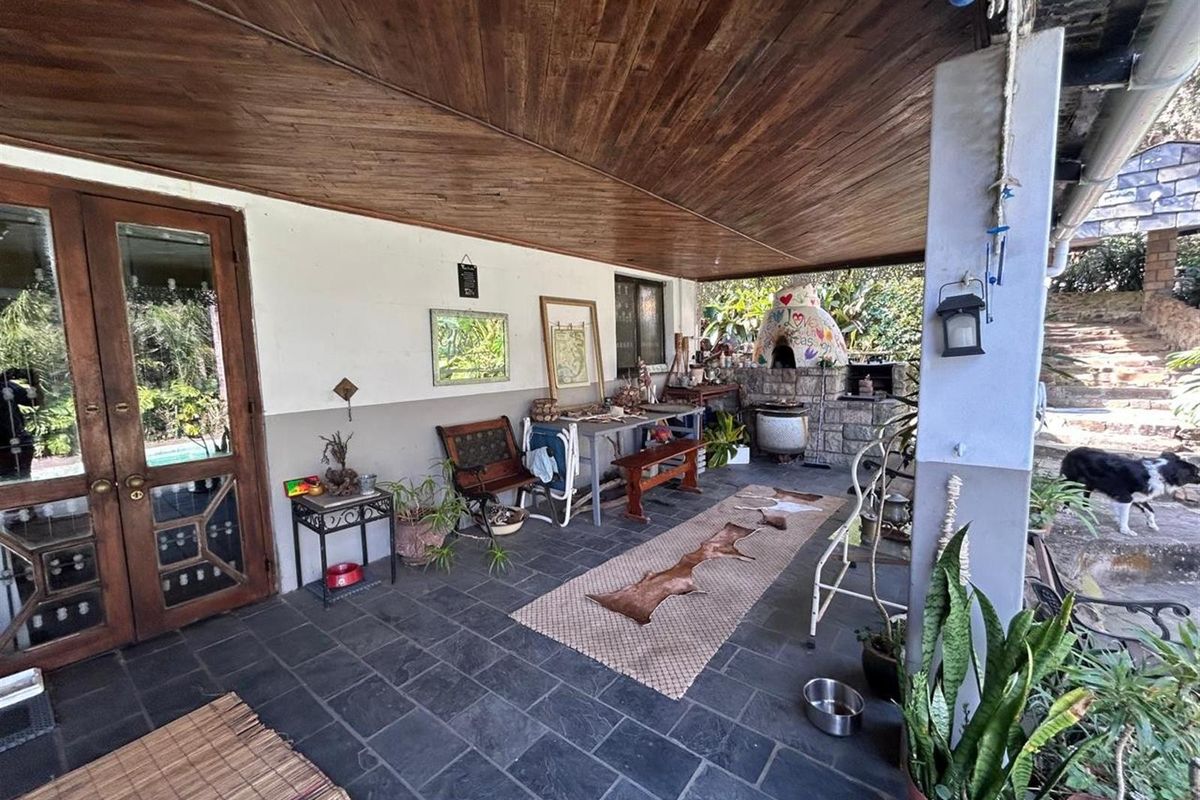 Amazing 8 Bedroom house for Sale in Umtentweni - Photo 2