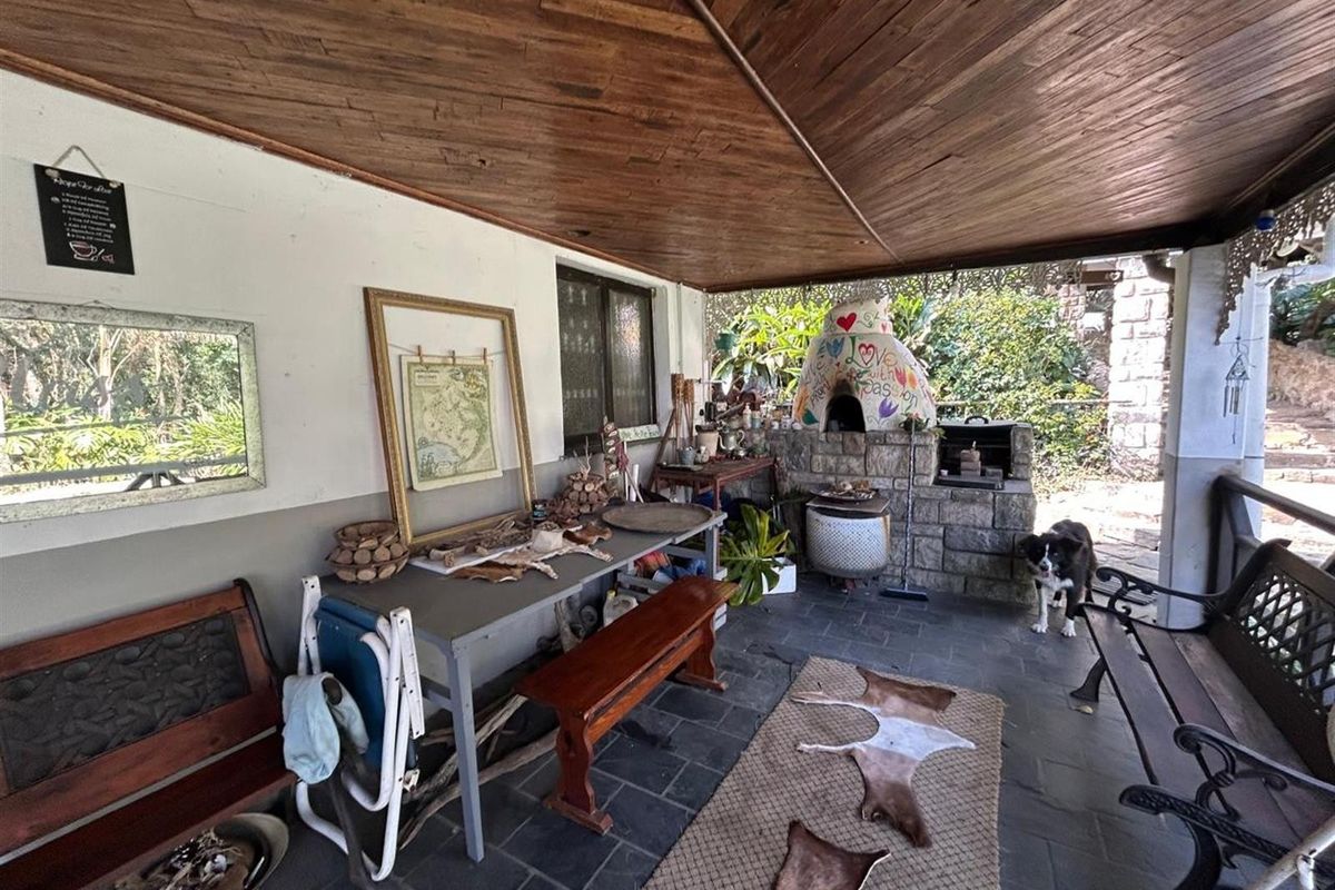 Amazing 8 Bedroom house for Sale in Umtentweni - Photo 3