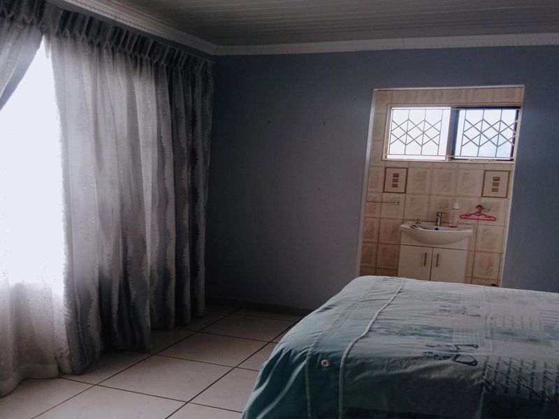 3 bedroom, en-suite and garage house - Photo 9