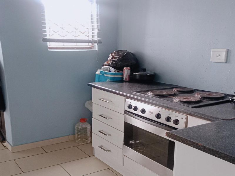 3 bedroom, en-suite and garage house - Photo 4