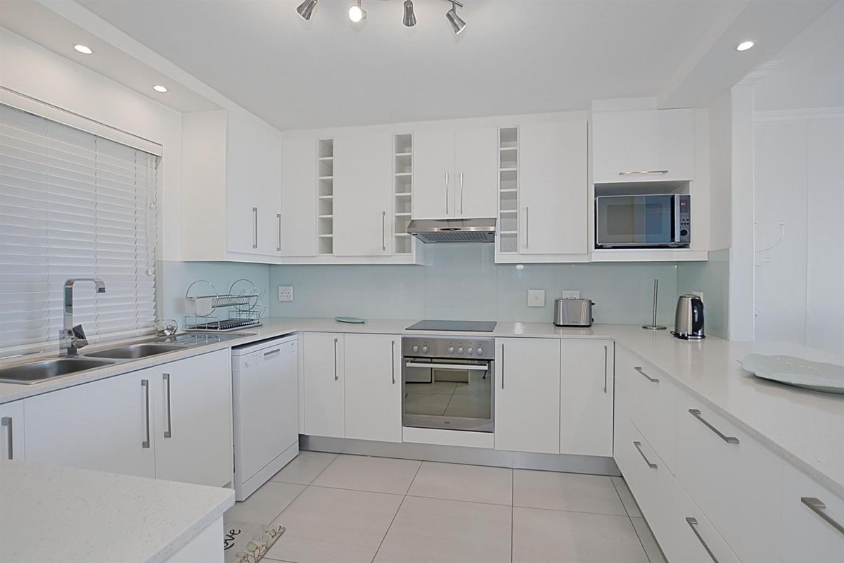 Beachfront Apartment in Blouberg - Photo 3