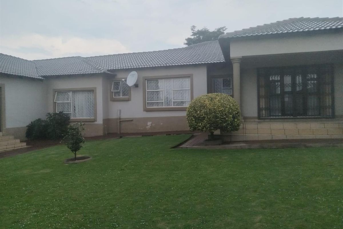 House For Sale in Die Heuwel Ext 4, Die Heuwel, Witbank - Photo 3