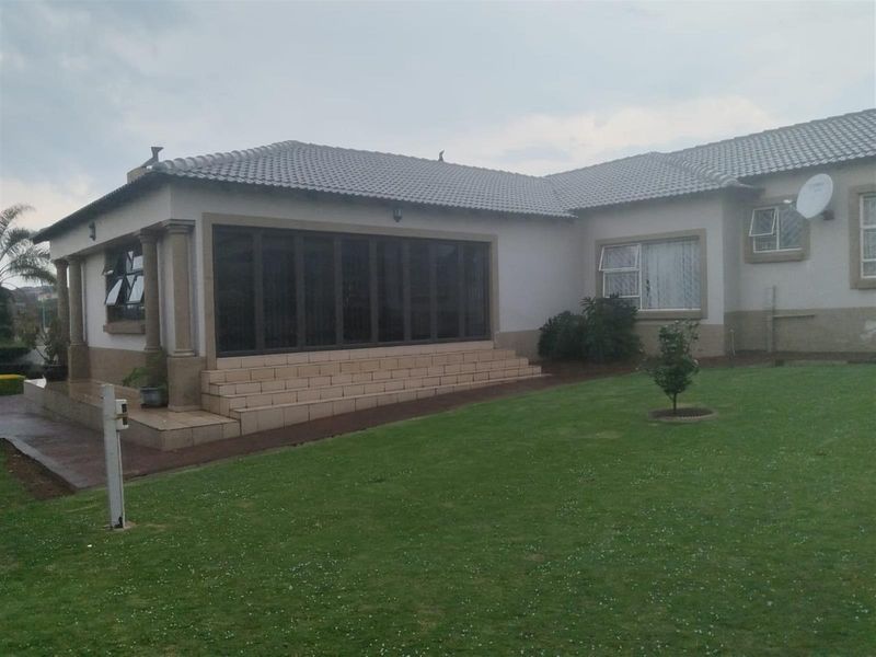 House For Sale in Die Heuwel Ext 4, Die Heuwel, Witbank - Photo 2