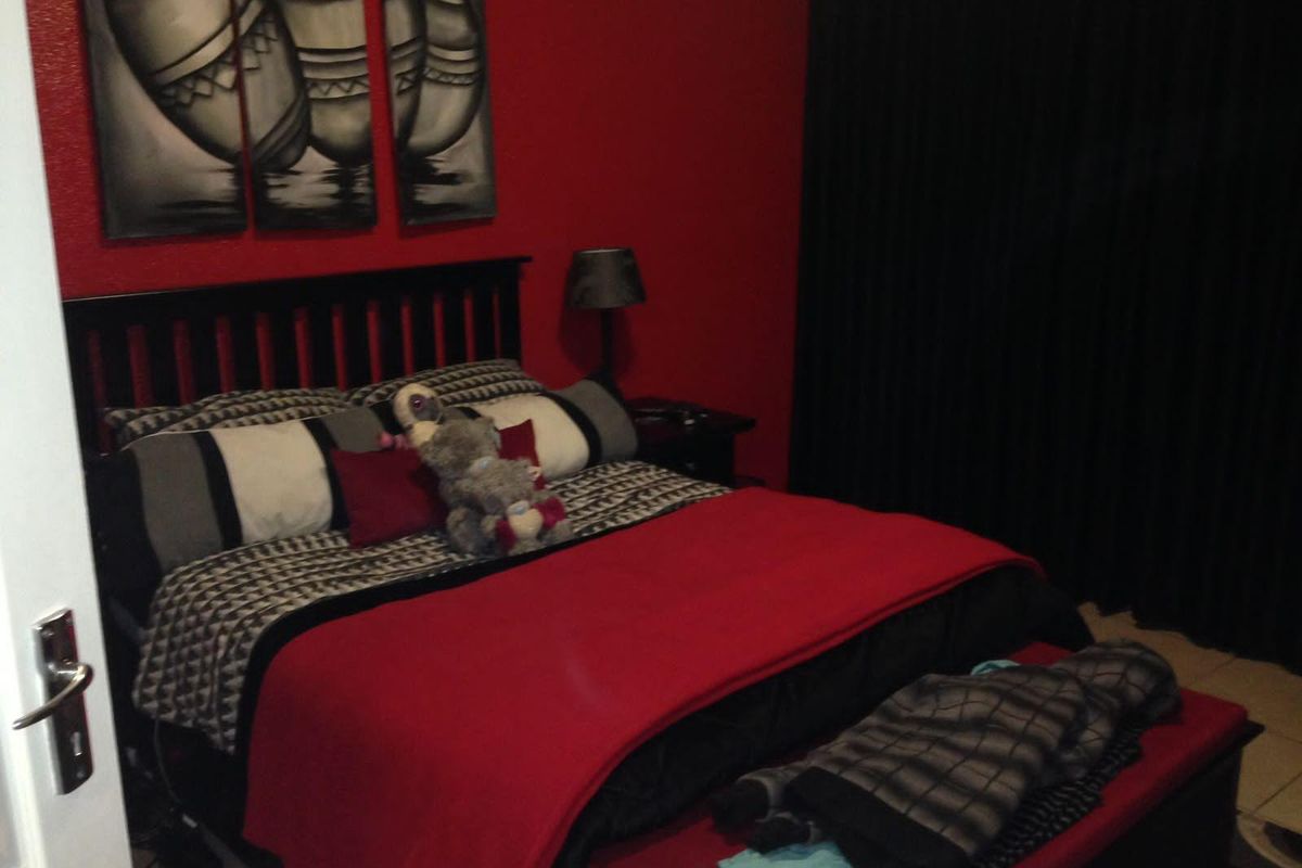 Spacious Ground Floor Apartment for Sale - Photo 4