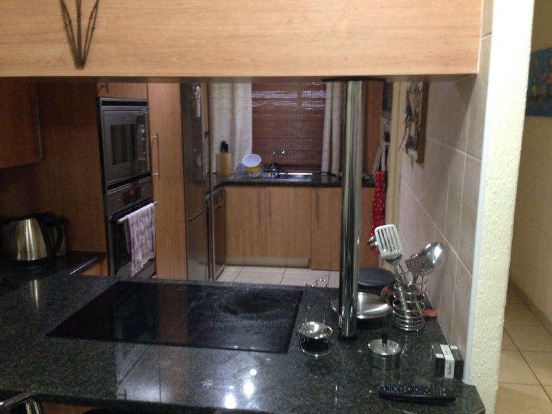 Spacious Ground Floor Apartment for Sale - Photo 5