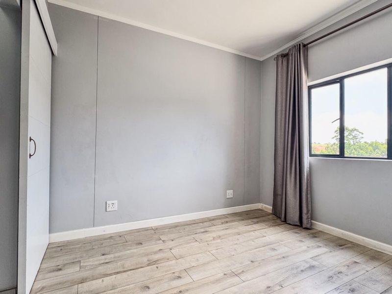 Stylish Two-Bedroom Apartment in Cotswold Fenns Estate - Secure, Modern Living - Photo 10