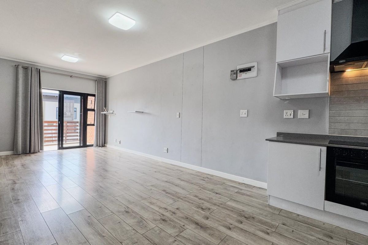 Stylish Two-Bedroom Apartment in Cotswold Fenns Estate - Secure, Modern Living - Photo 5