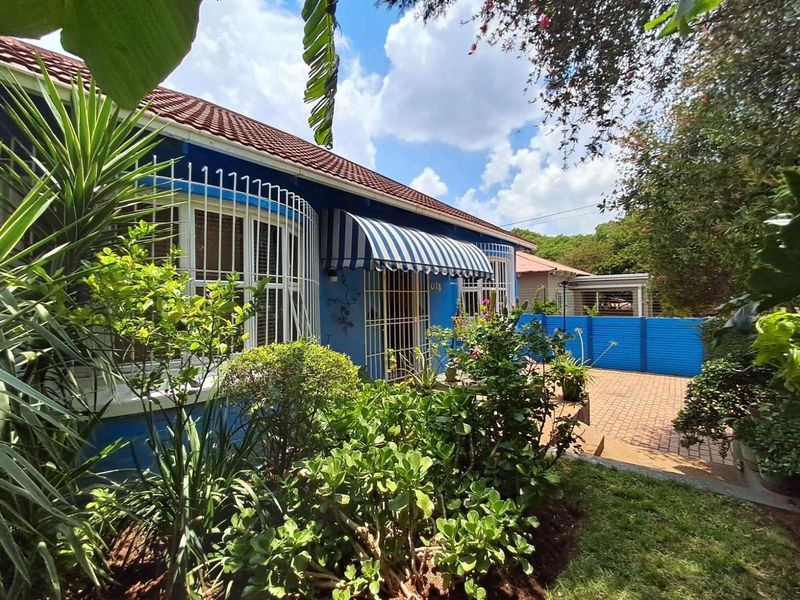 House For Sale in Kensington, Johannesburg - Photo 2