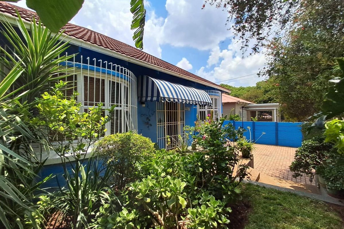 House For Sale in Kensington, Johannesburg - Photo 2