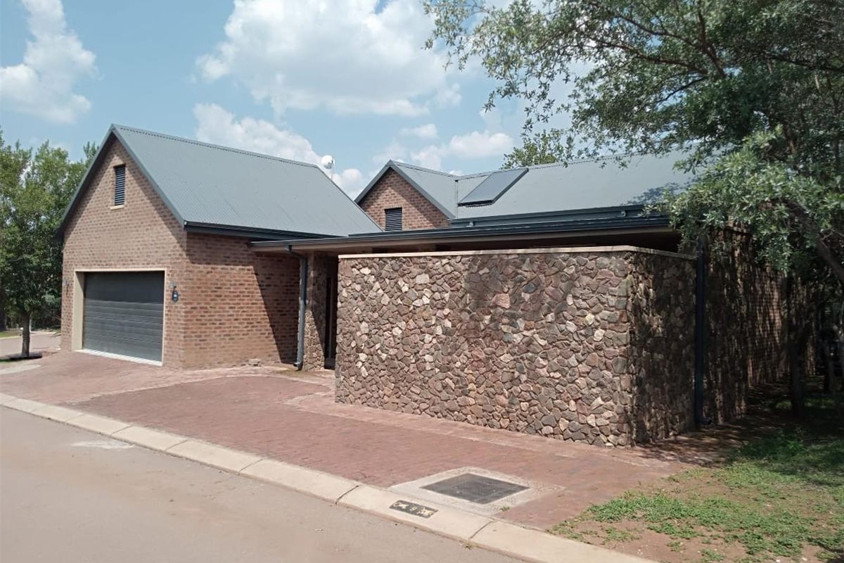 House For Sale in Negester Klein-Kariba, Bela Bela - Photo 2