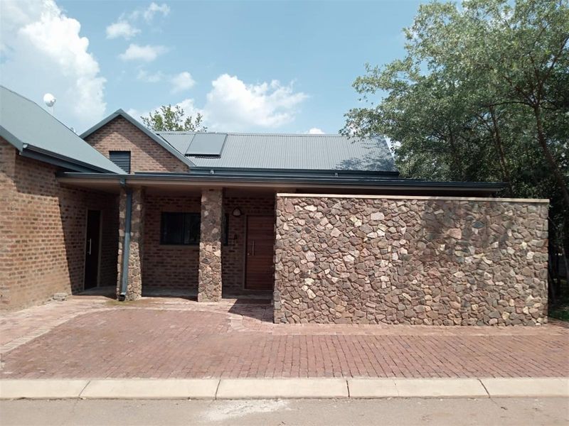 House For Sale in Negester Klein-Kariba, Bela Bela - Photo 5