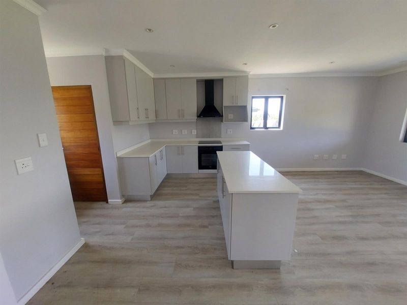 4 bed,3 bath home To Rent on a golf estate in Hayfields, Pietermaritzburg, KwaZulu Natal - Photo 7