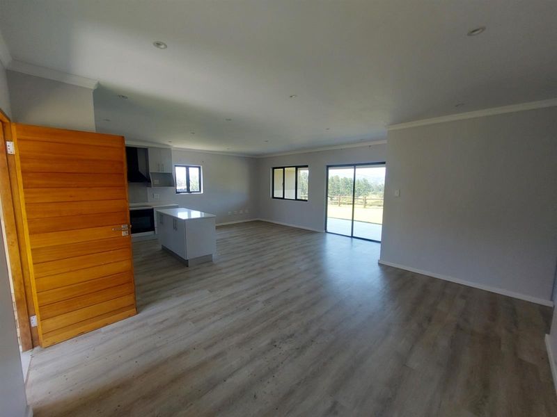 4 bed,3 bath home To Rent on a golf estate in Hayfields, Pietermaritzburg, KwaZulu Natal - Photo 6