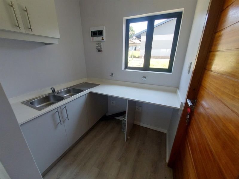 4 bed,3 bath home To Rent on a golf estate in Hayfields, Pietermaritzburg, KwaZulu Natal - Photo 10