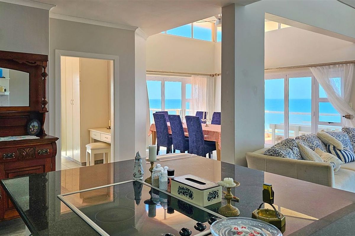 GLAMOROUS Penthouse For Sale in Margate, KwaZulu Natal - Photo 4