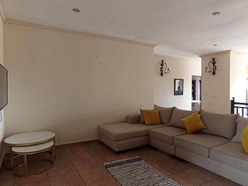 Exceptional 7-Bedroom Home in Featherbrooke Estate | Scale, Style | Long-Term Value - Photo 3