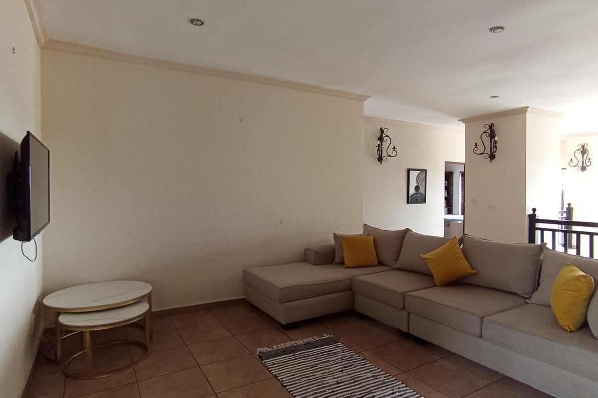 Exceptional 7-Bedroom Home in Featherbrooke Estate | Scale, Style | Long-Term Value - Photo 3