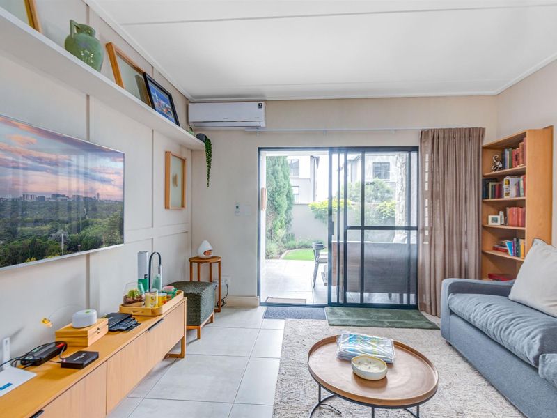 Upmarket Fully furnished Sought After Garden Apartment at Prestigious Polofields - Photo 4