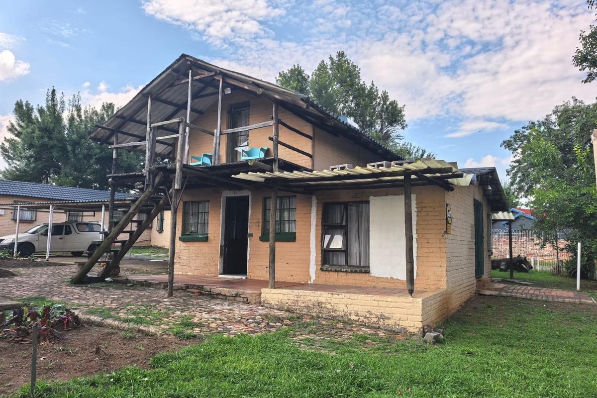 Cottage to rent in Southfork Estate - Photo 2