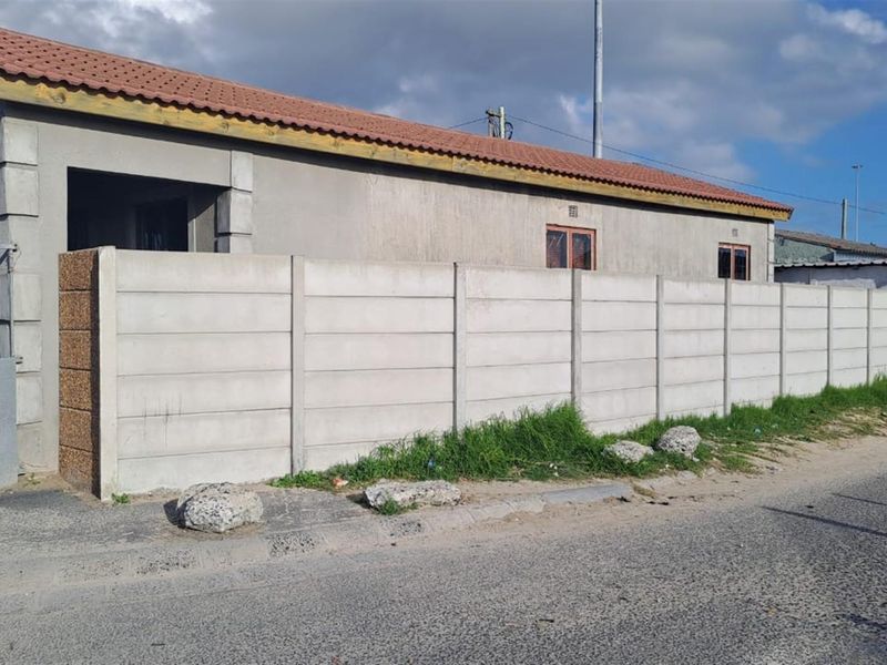 Townhouse For Sale in Mandela Park, Khayelitsha - Photo 3