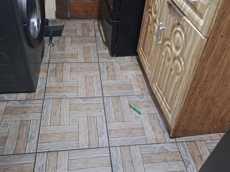 Townhouse For Sale in Mandela Park, Khayelitsha - Photo 10