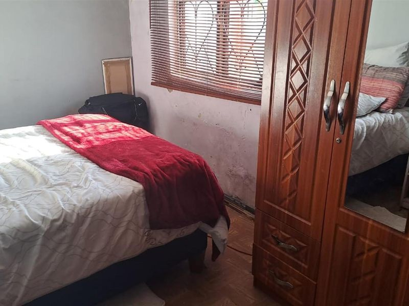 Townhouse For Sale in Mandela Park, Khayelitsha - Photo 9