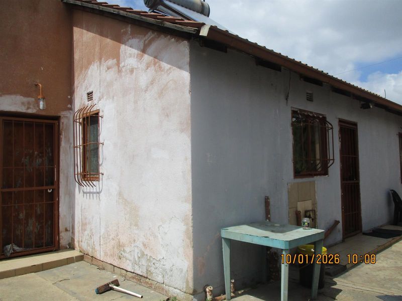 House For Sale in Hospital View, Tembisa - Photo 8