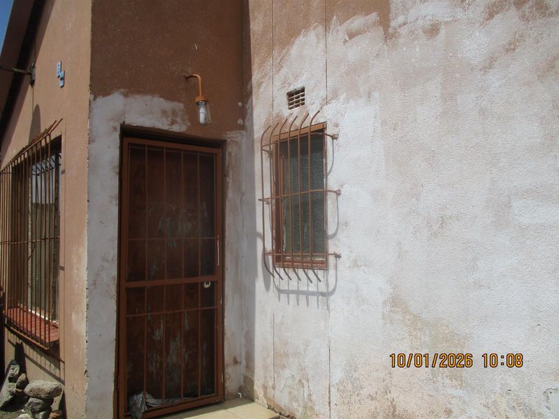 House For Sale in Hospital View, Tembisa - Photo 7