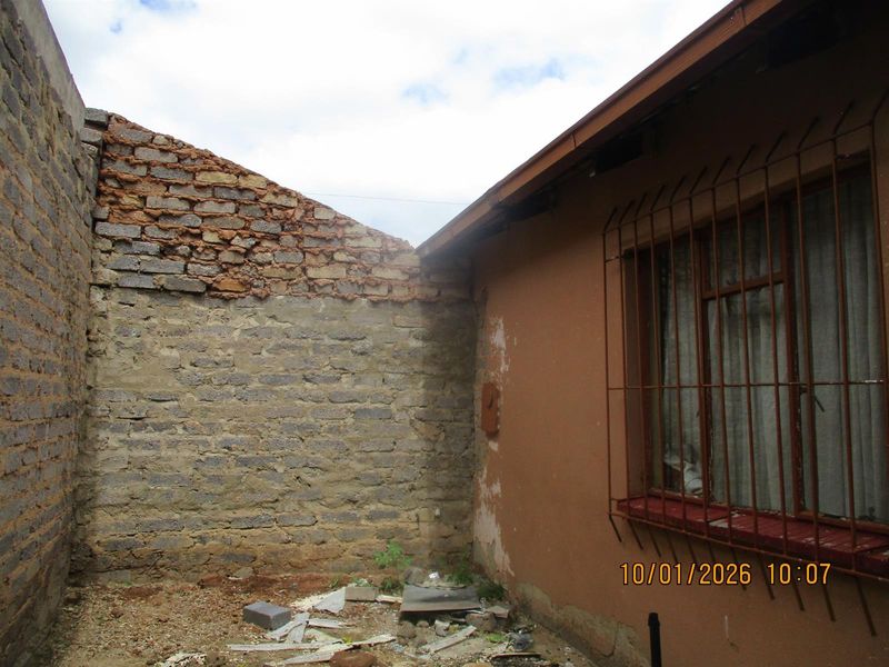 House For Sale in Hospital View, Tembisa - Photo 6