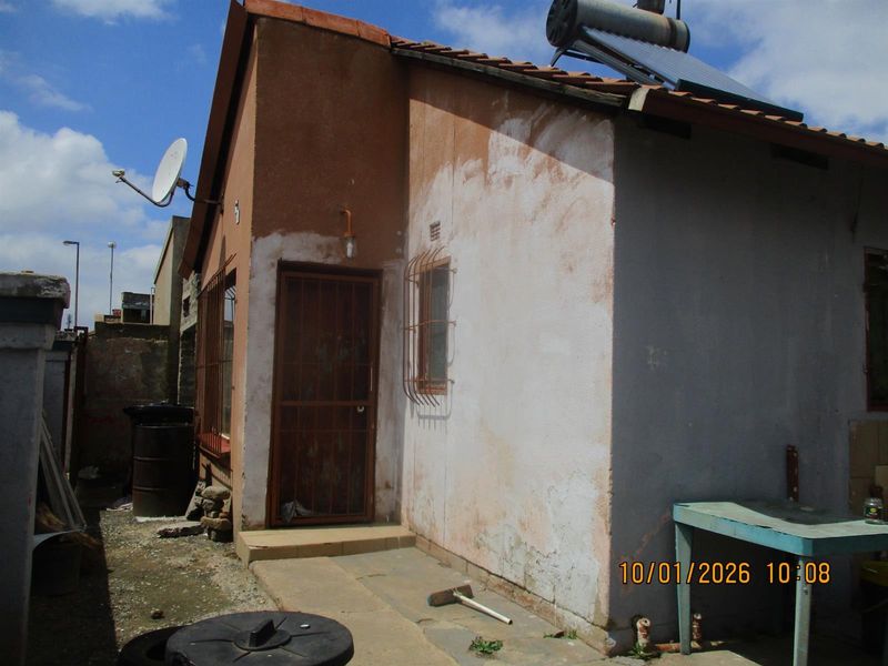 House For Sale in Hospital View, Tembisa - Photo 10