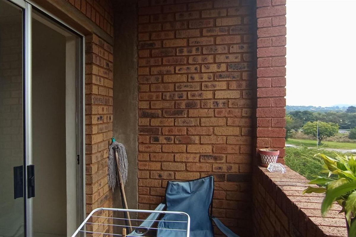 !! Investors Dream !! Newly renovate 2Bedroom Apartment For Sale in Zwartkop, across Centurion Mall - Photo 5