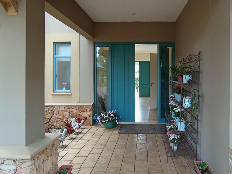 Exquisite Country Home For Sale in Midrand, Bridle Park Country Estate - Photo 2