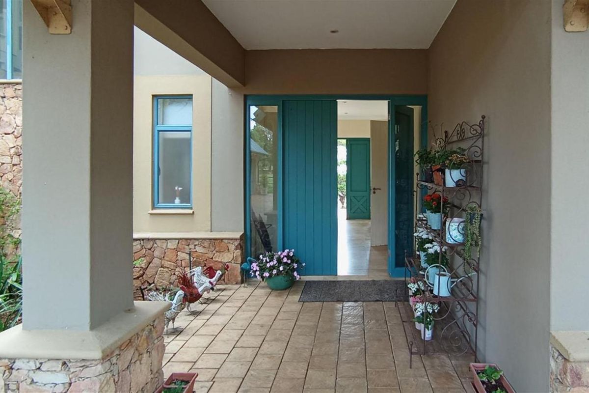 Exquisite Country Home For Sale in Midrand, Bridle Park Country Estate - Photo 2