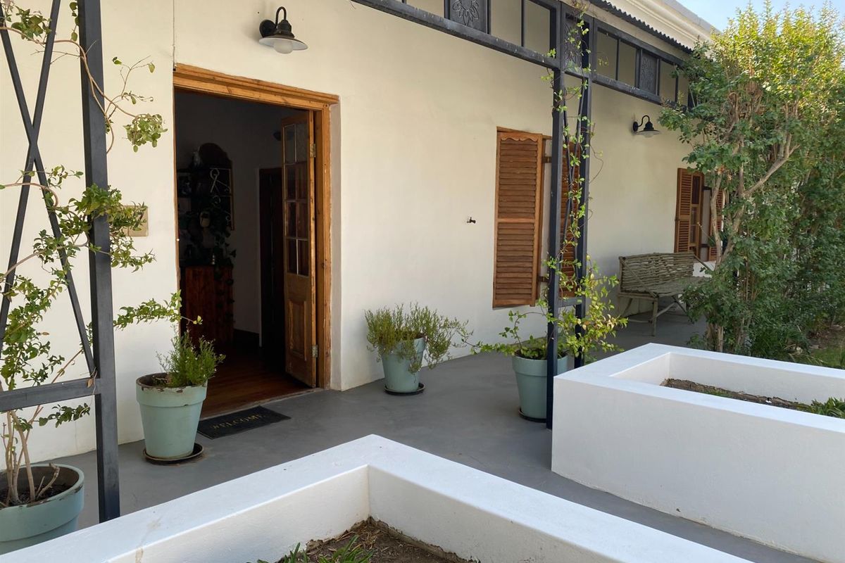 A Distinguished Karoo Masterpiece - Photo 2