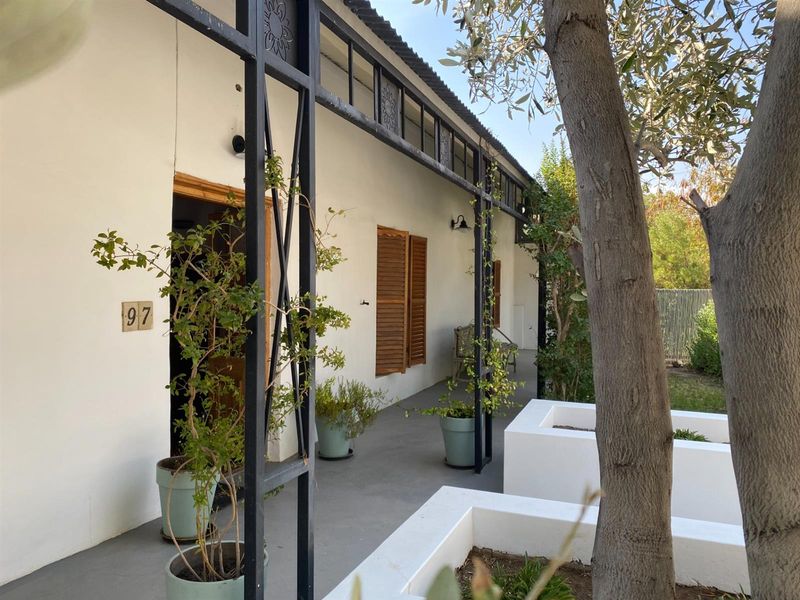 A Distinguished Karoo Masterpiece - Photo 3