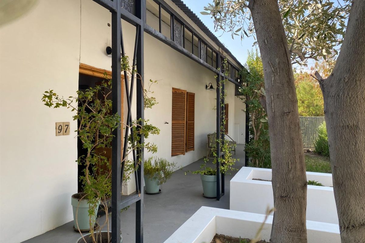 A Distinguished Karoo Masterpiece - Photo 3