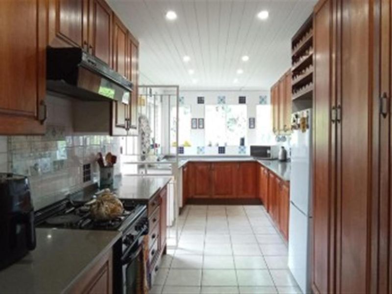 Family Home For Sale in Doringkloof, Centurion - Photo 3