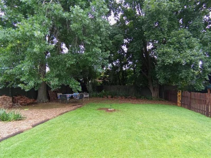 Family Home For Sale in Doringkloof, Centurion - Photo 4