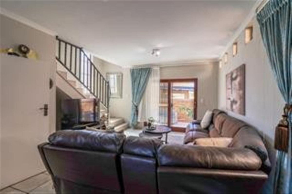 Townhouse For Sale in Willowbrook, Roodepoort - Photo 4