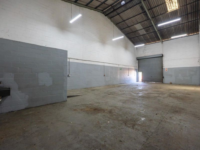 185 m2 Warehouse To Let in Charleston Hill, Paarl - Photo 5