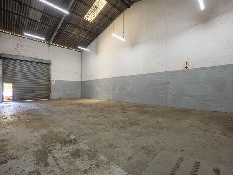 185 m2 Warehouse To Let in Charleston Hill, Paarl - Photo 8