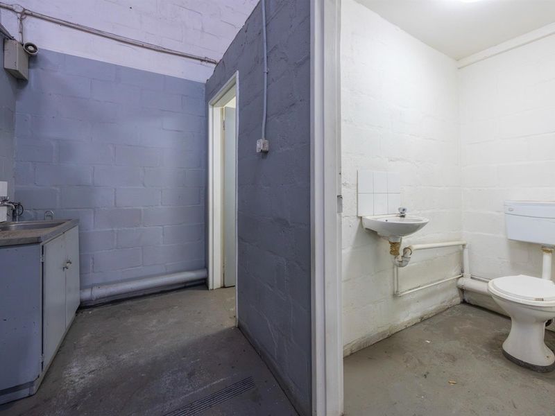 185 m2 Warehouse To Let in Charleston Hill, Paarl - Photo 6