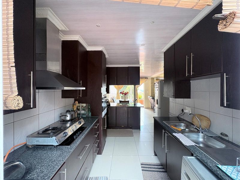 Apartment For Sale in Florida Hills, Roodepoort - Photo 7