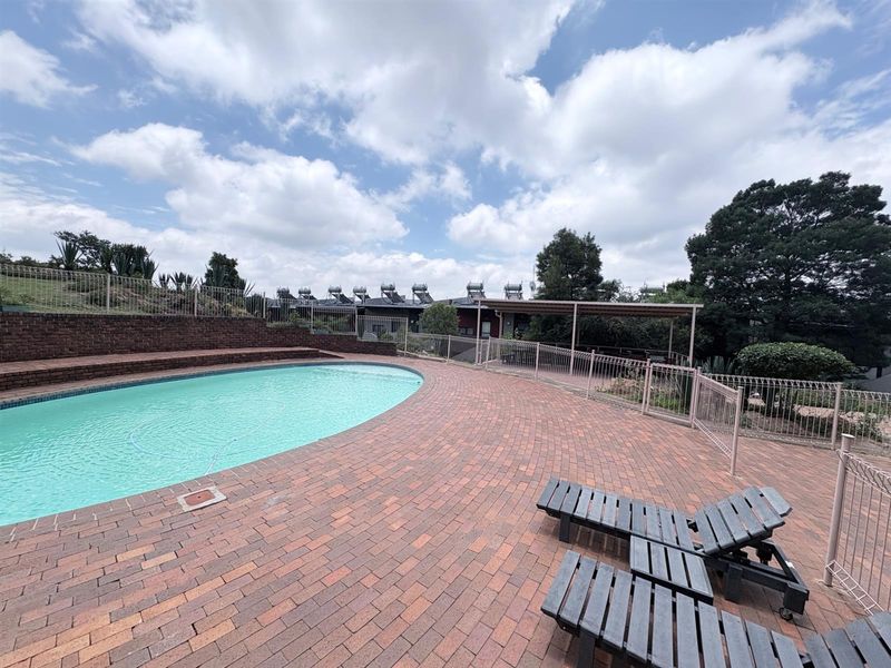 Apartment For Sale in Florida Hills, Roodepoort - Photo 2