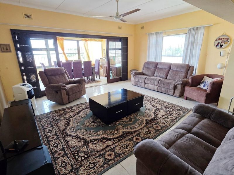 House For Sale in Uvongo, Margate, KwaZulu Natal - Photo 8